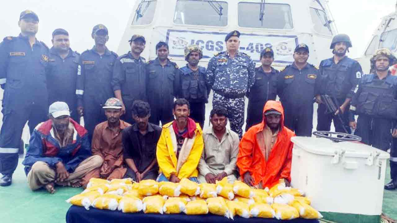 గుజరాత్‌లో రూ.200 కోట్ల డ్రగ్స్‌ పట్టివేత