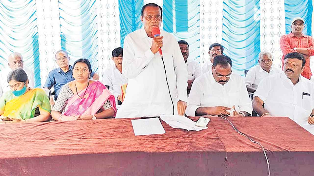 అన్నివర్గాల అభ్యున్నతికి ప్రభుత్వ్ం కృషి