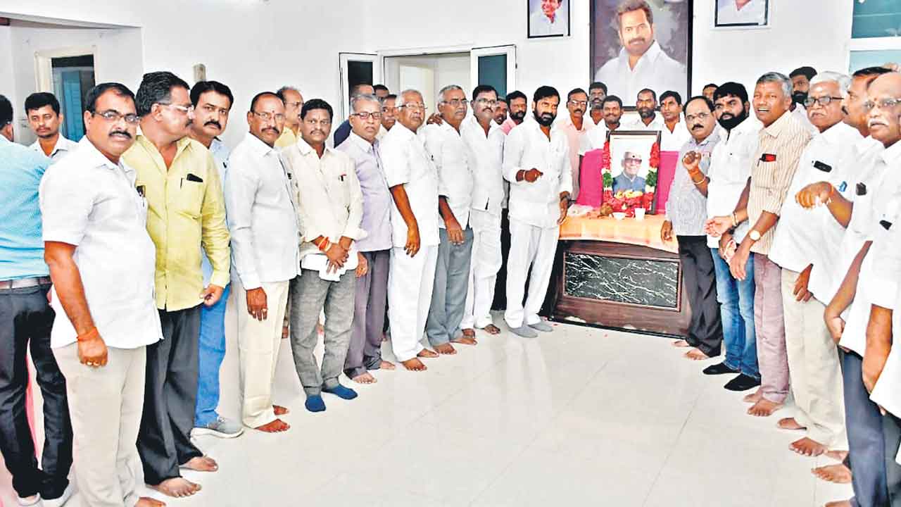 కొండాలక్ష్మణ్‌ సేవలు స్ఫూర్తిదాయకం