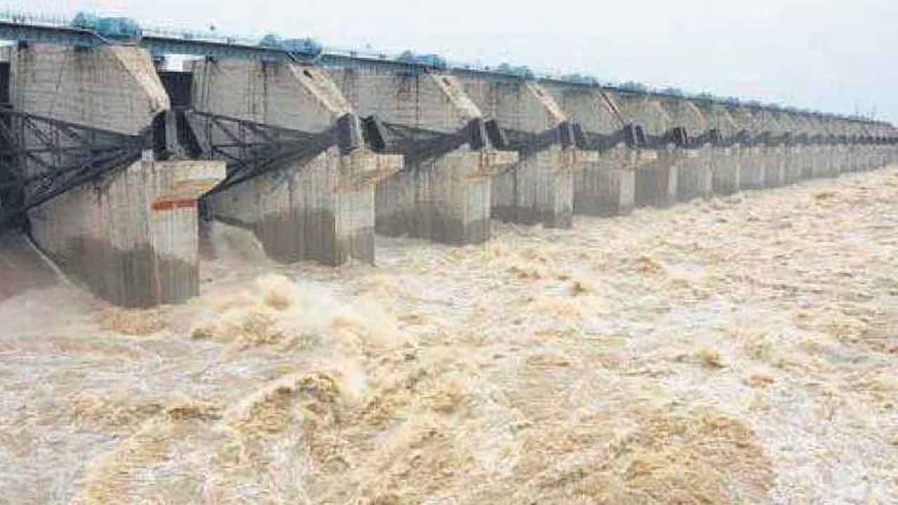 ఏపీలో కళకళలాడుతున్న జలాశయాలు.. కొనసాగుతున్న నీటి విడుదల