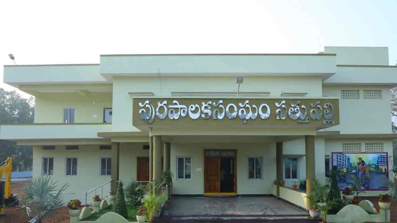 అడుగడుగునా ప్రగతి జాడ