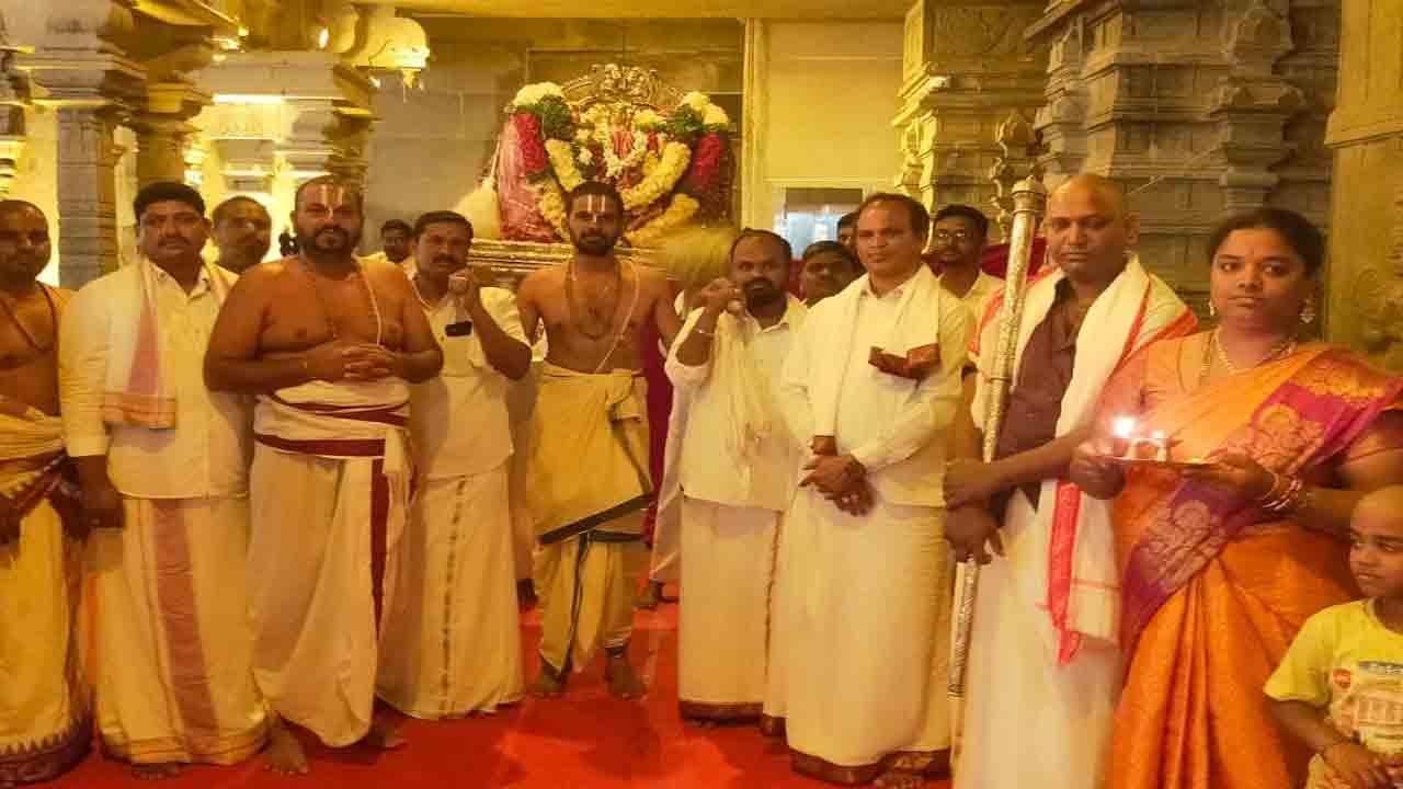 యాదాద్రిలో వైభవంగా నిత్యారాధనలు