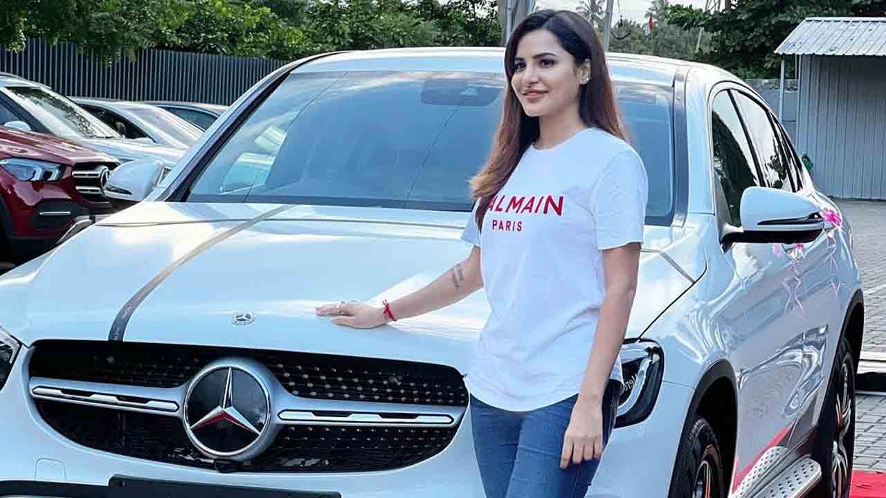 Ashu Reddy | జూనియ‌ర్ స‌మంతకు ఖ‌రీదైన కారు గిఫ్ట్‌..ట్రెండింగ్‌లో ఫొటోలు, వీడియో