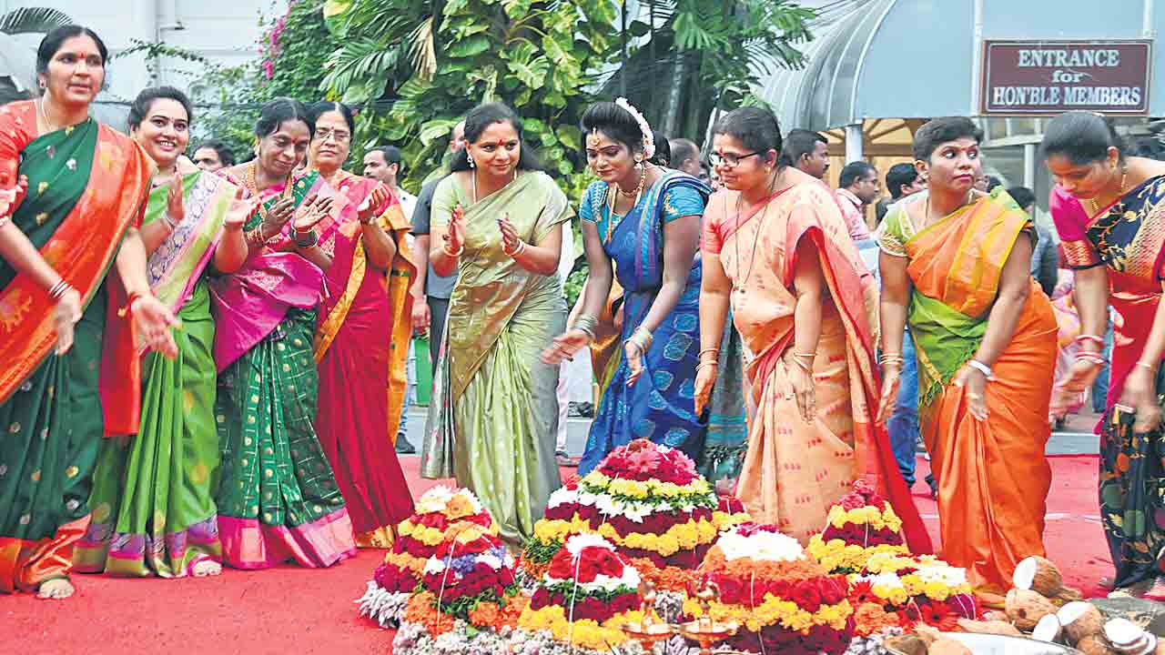 సింగిడి రంగుల పూల జాతర