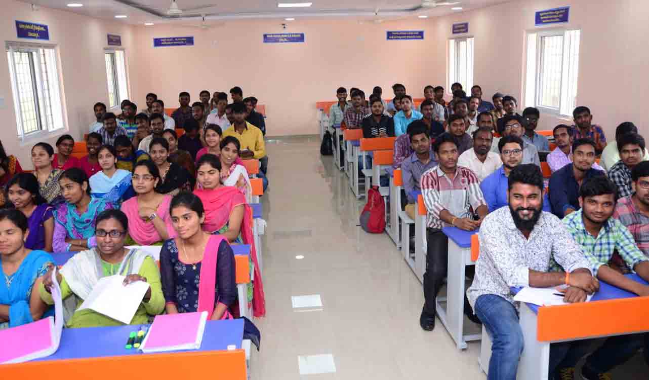 10 లక్షల పోస్టుల భర్తీ ఏదీ.. మోదీ