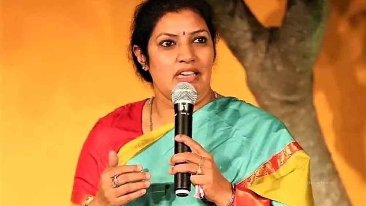 ఏపీ చిన్నమ్మకు బీజేపీ షాక్‌.. పార్టీ ఇంఛార్జీగా తొలగింపు..