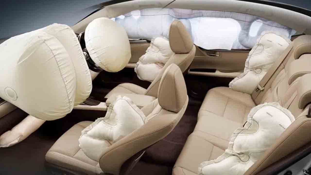 6 ఎయిర్‌బ్యాగుల నిబంధన వచ్చే ఏడాదికి వాయిదా