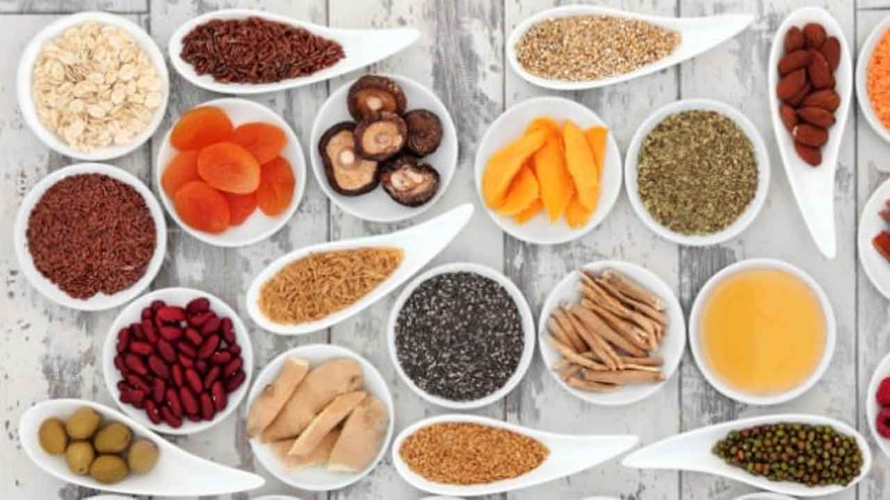 Food Combinations | ఈ 10 ఫుడ్ కాంబినేషన్లతో జాగ్రత్త..! వీటిని డైలీ డైట్‌లో నివారించాలి..