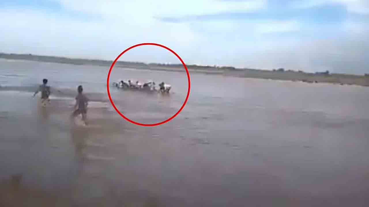 ఘాజీపూర్‌లో దారుణం.. బోటు మునిగి ఏడుగురు దుర్మరణం