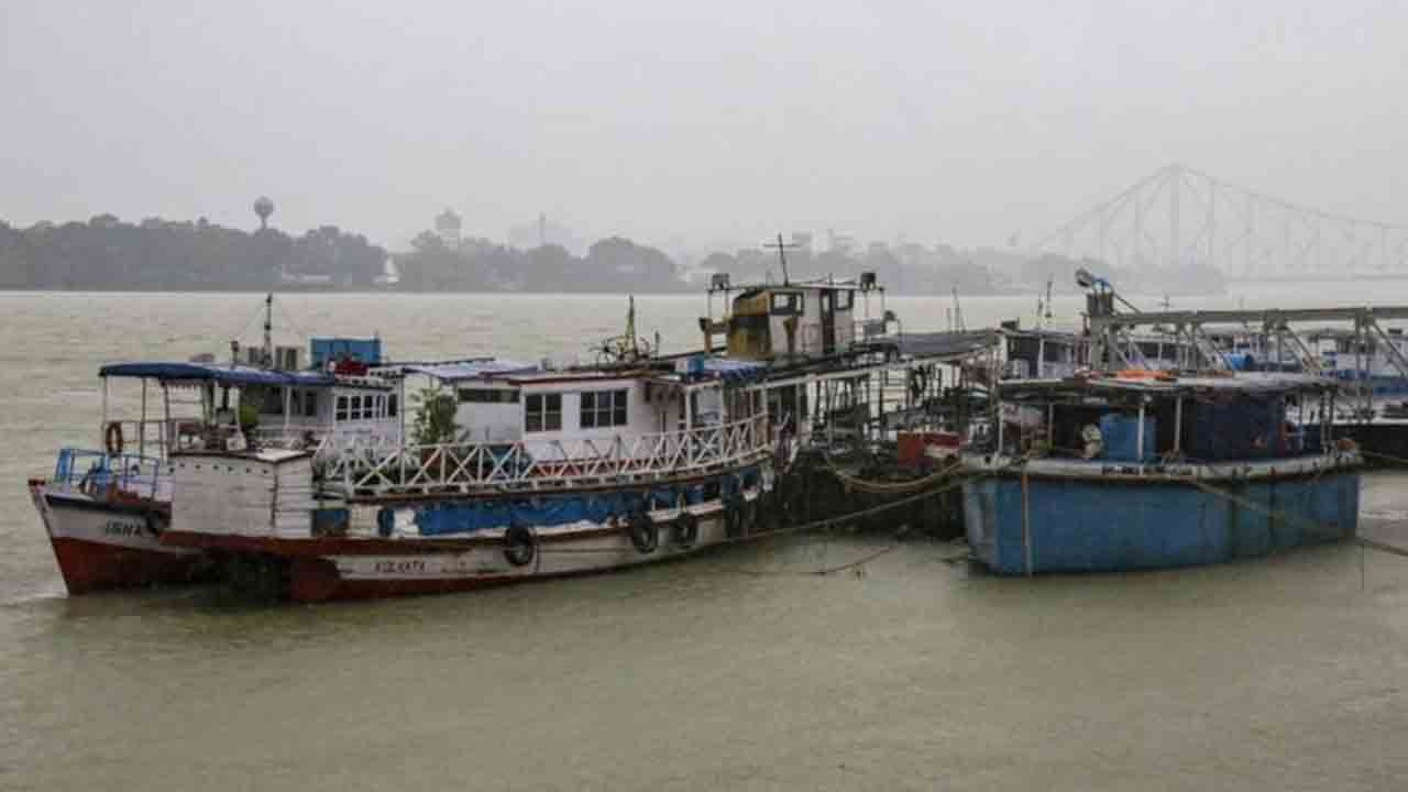 బంగ్లాలో ఘోరం.. నదిలో పడవ మునిగి 23 మంది దుర్మరణం.. పలువురు గల్లంతు