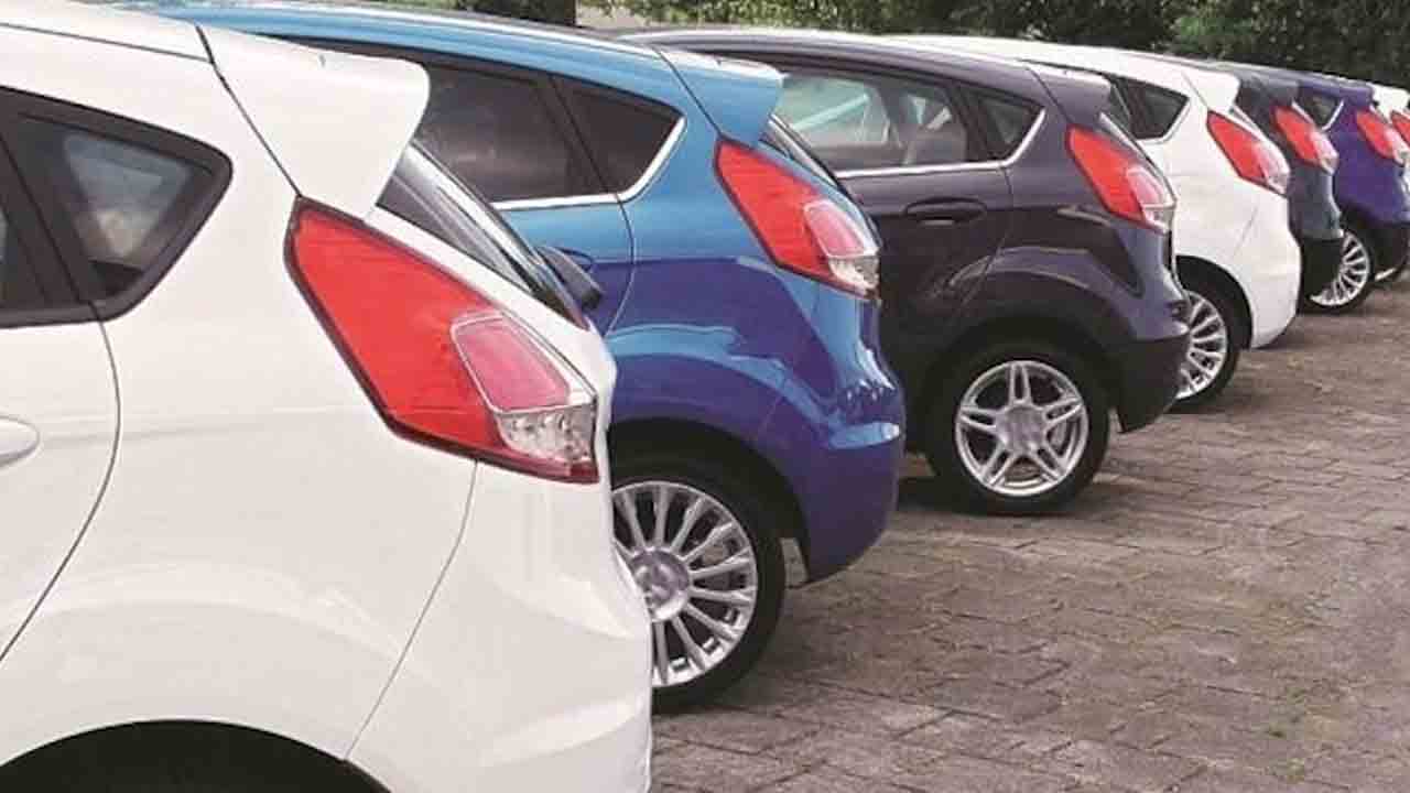 Diwali Discounts for Cars | ఆ కార్ల‌పై ఆఫ‌ర్లు.. డిస్కౌంట్‌లు.. గ‌రిష్ఠంగా రూ.ల‌క్ష వ‌ర‌కూ..!