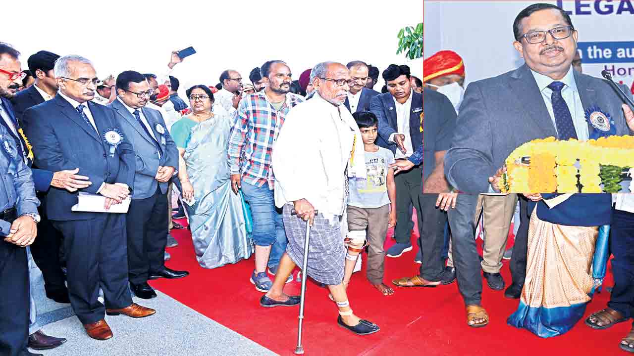 సామాజిక మార్పు, అన్ని వర్గాల అభ్యున్నతే ధ్యేయం