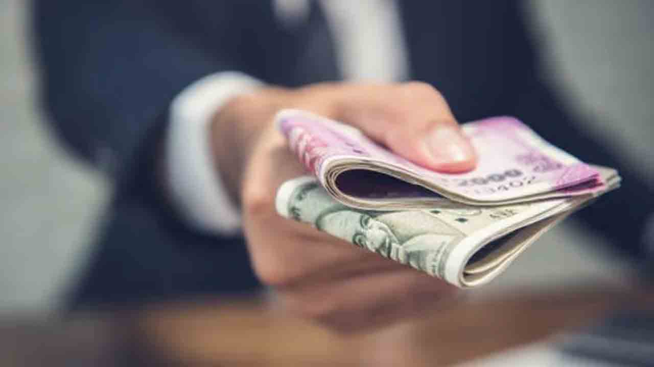 భారతీయుల దాతృత్వం రూ.23.7వేల కోట్లు..! ఎక్కువ విరాళాలు ఎవరికి ఇచ్చారంటే..?