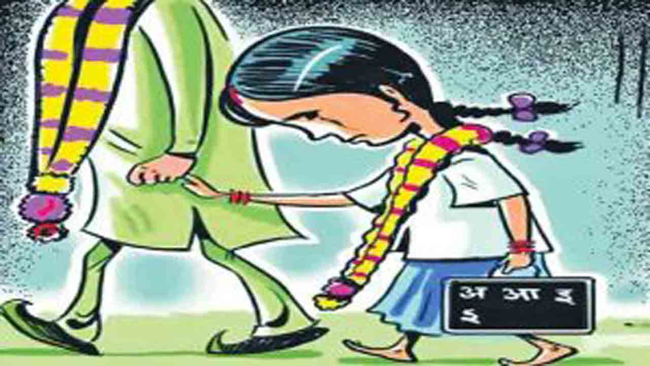 బాలికను కొన్న వ్యక్తి… గర్భం దాల్చలేదని చిత్రహింసలు