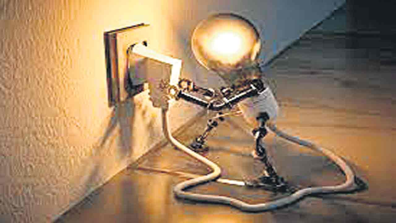 కరెంటు కావద్దు రైతుకు కాడెద్దు