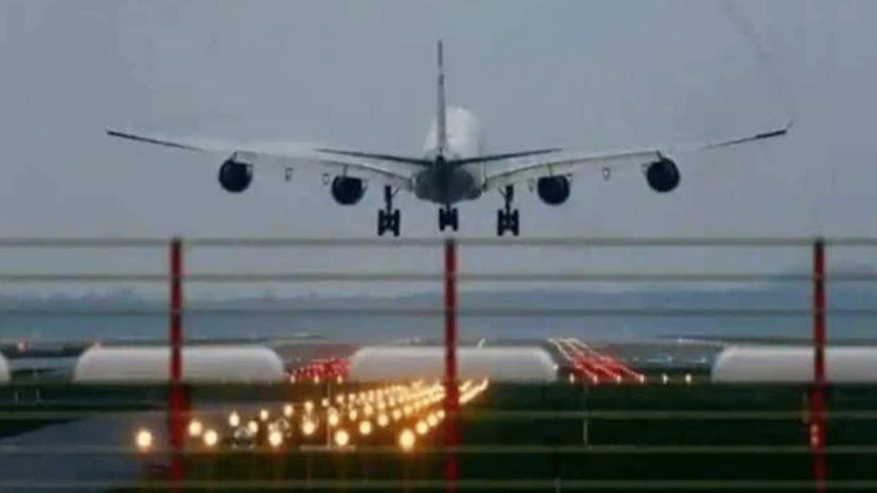 Death on Plane | విమానంలో స్పృహతప్పిన మహిళ.. ల్యాండయ్యేసరికే మృతి