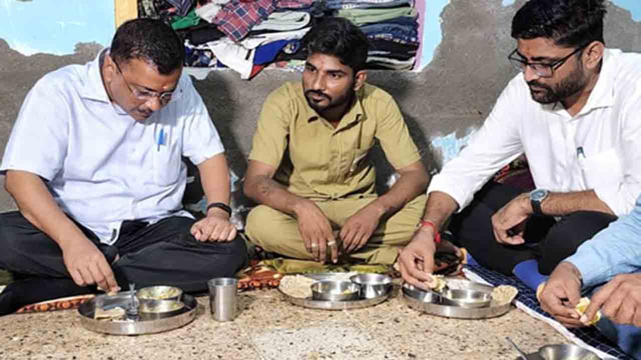 కేజ్రీవాల్‌తో డిన్నర్ తర్వాత… గుజరాత్‌ ఆటో డ్రైవర్‌ యూటర్న్‌