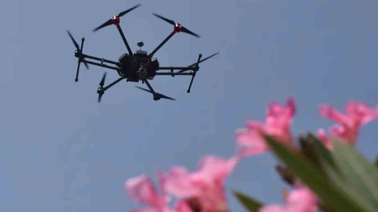 పాక్‌ నుంచి వచ్చి.. హెరాయిన్‌ జారవిడిచి..