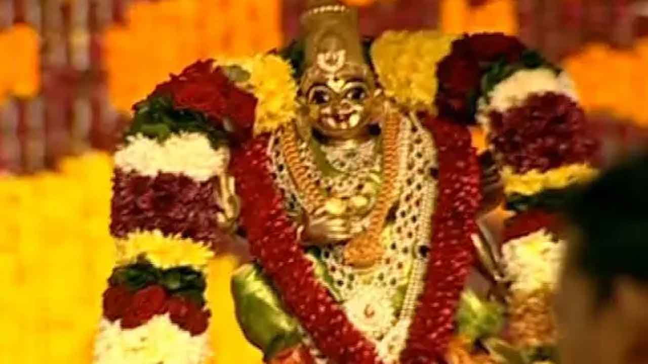 ఇంద్రకీలాద్రిపై వైభవంగా దసరా ఉత్సవాలు ప్రారంభం