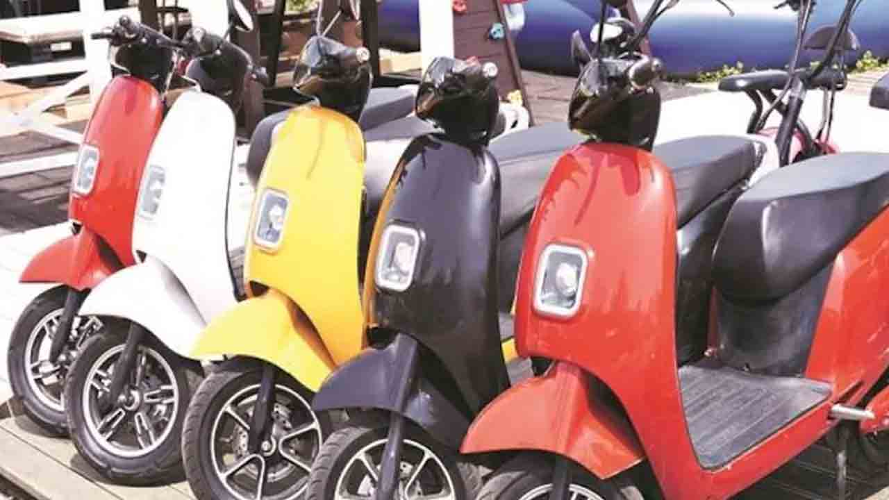 Electric Vehicles Costly | పిరం కానున్న ఎల‌క్ట్రిక్ వెహిక‌ల్స్.. కార‌ణం అదేనా?!