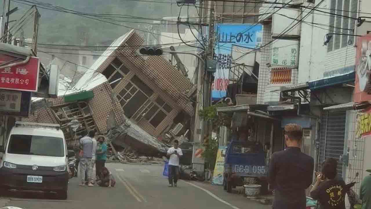 తైవాన్‌ను వణికించిన భారీ భూకంపం.. సునామీ హెచ్చరికలు జారీ..!