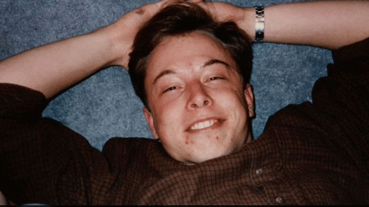 Elon Musk | మాజీ గర్ల్‌ఫ్రెండ్‌తో ఎలాన్ మస్క్.. వేలంలో కోటి ధర పలికిన ఫొటో!