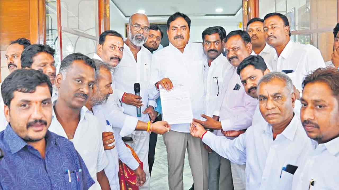 వైద్య భవనాల నిర్మాణం పీఆర్‌ ఇంజినీరింగ్‌కు