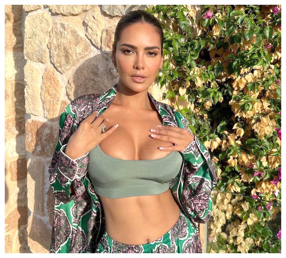 Esha Gupta | క్రేజీ లుక్స్‌తో సోష‌ల్ మీడియాను షేక్ చేస్తున్న ఇషా గుప్తా..