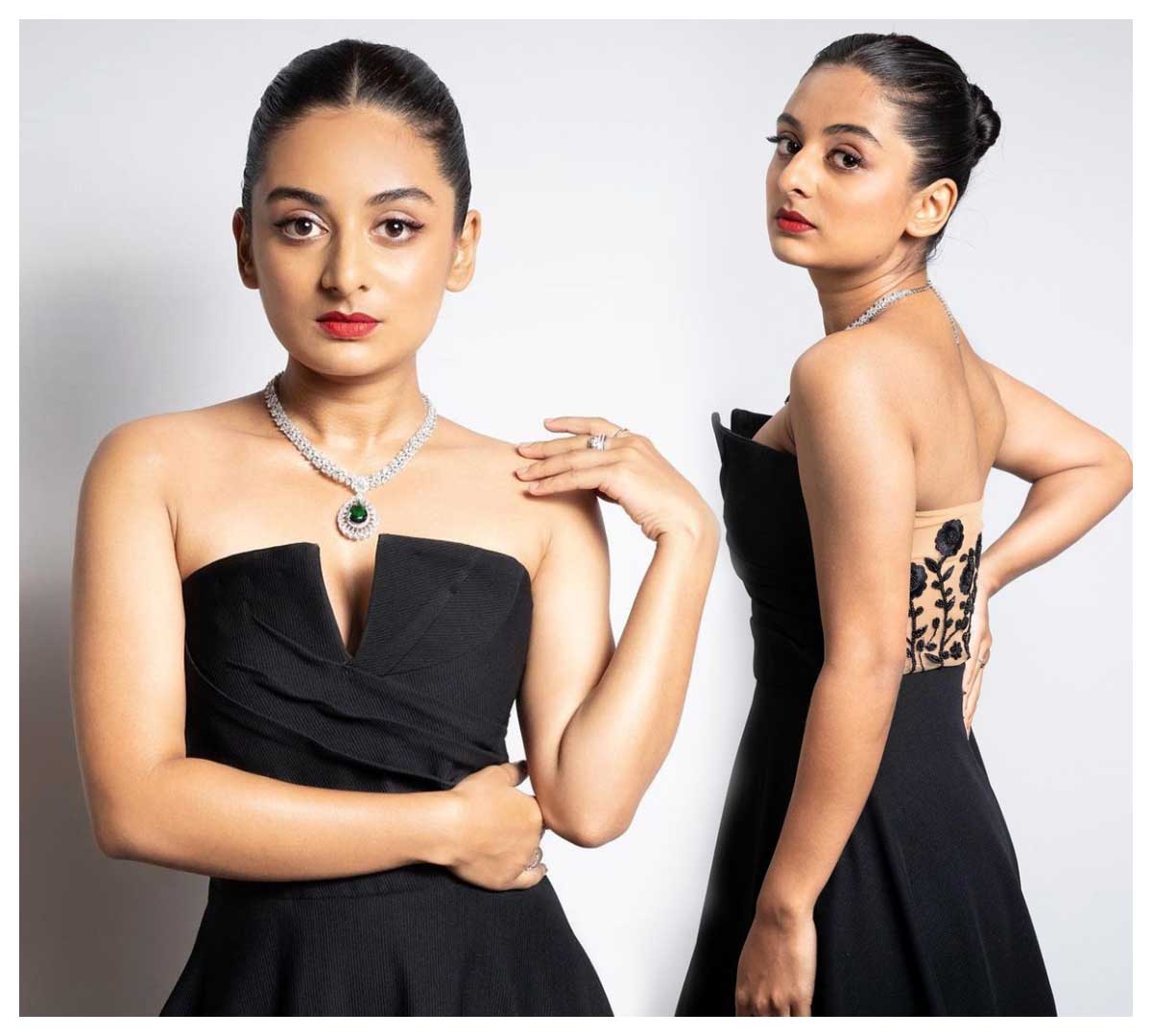 Esther Anil | స్లీవ్ లెస్ అందాల‌తో సెగ‌లు పుట్టిస్తున్న ఎస్తర్ అనిల్..