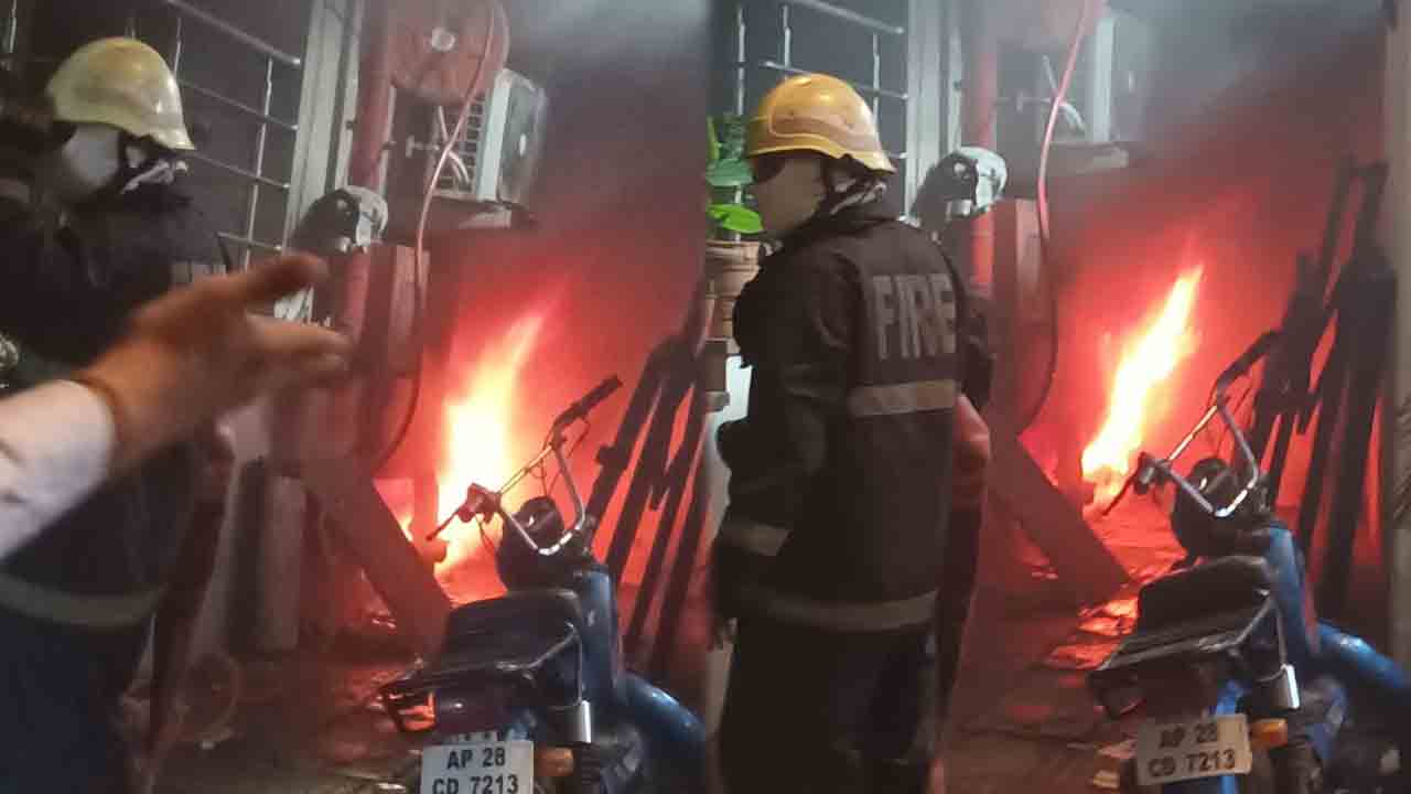 సికింద్రాబాద్ అగ్నిప్రమాదంలో 8కి చేరిన మృతుల సంఖ్య