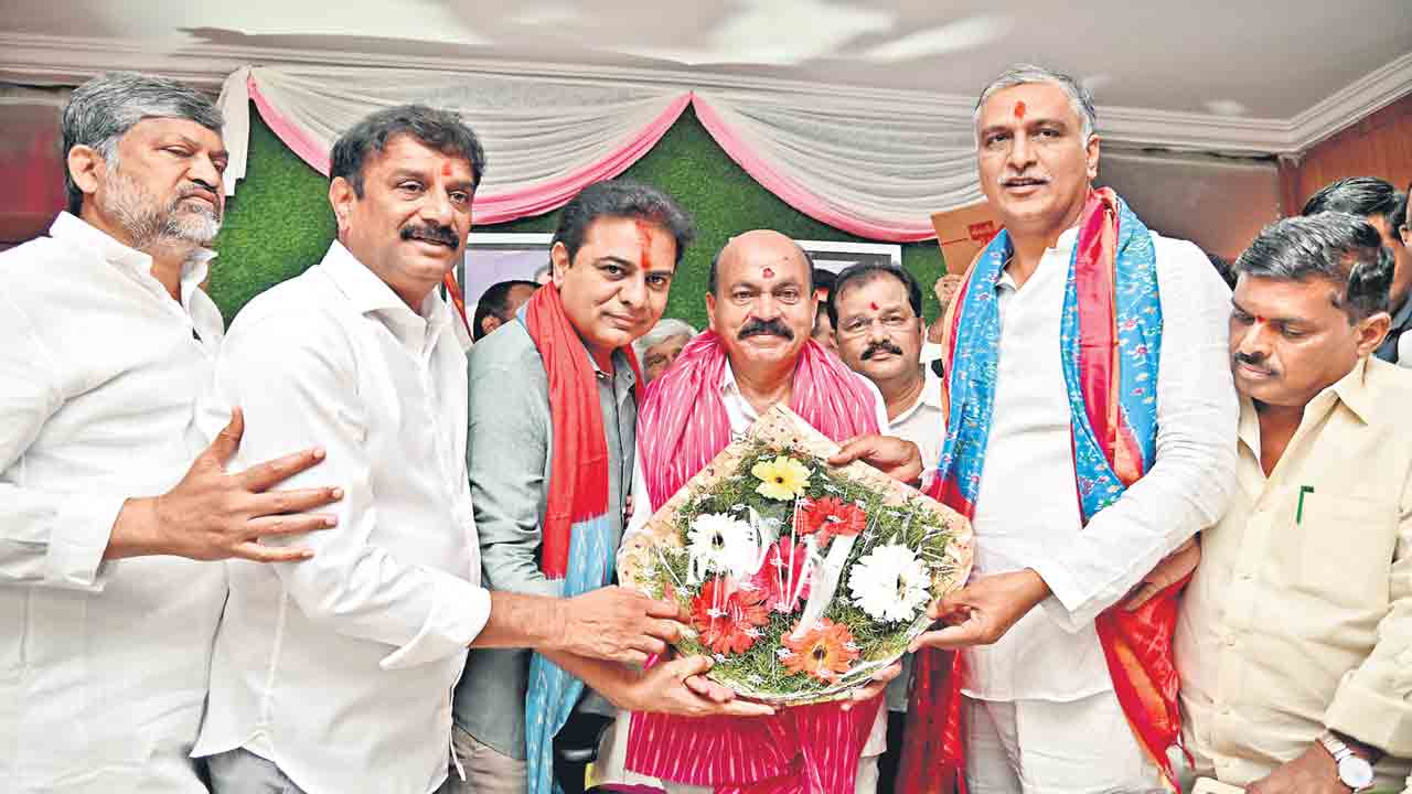 జీఎస్టీతో చేనేత రంగం కుదేలు