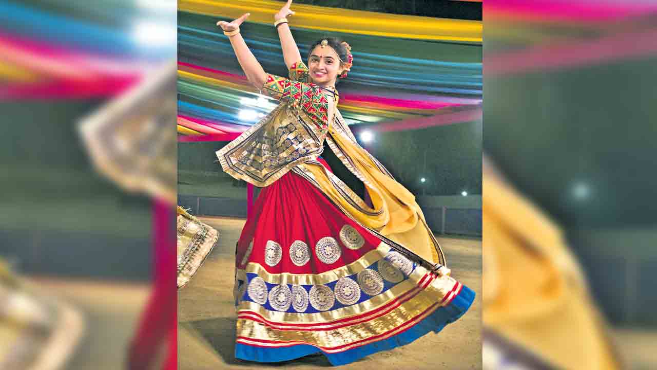 గార్బా ఖేలేంగే..