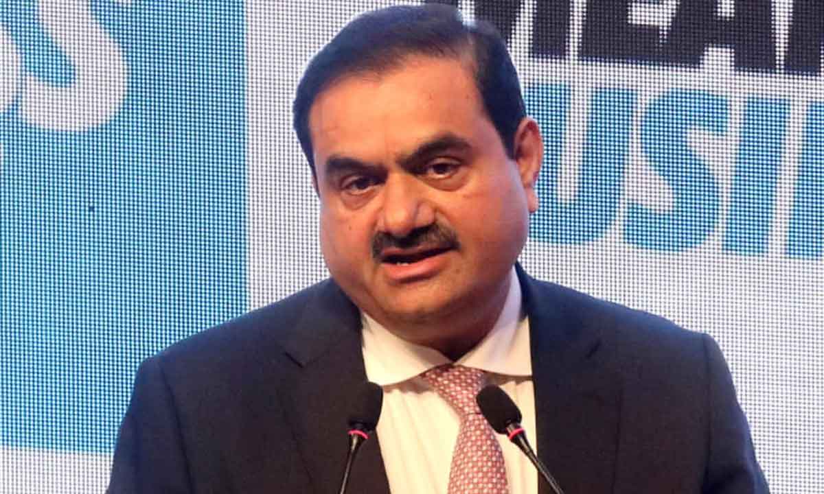 స్టాక్ మార్కెట్ కుదేలు.. ఫోర్బ్స్ లిస్టులో అదానీ స్థానం తారుమారు