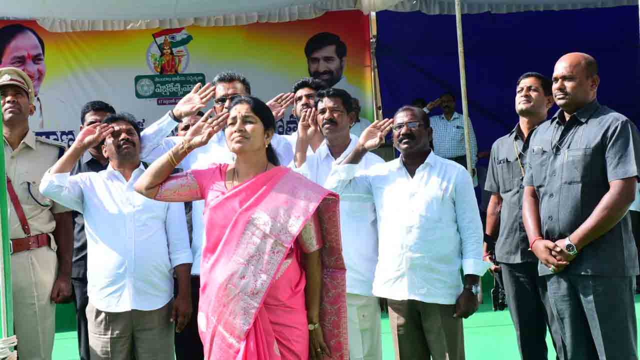 నాటి త్యాగాల ఫలితమే నేటి తెలంగాణ అభివృద్ధికి నాంది: గొంగిడి సునీత