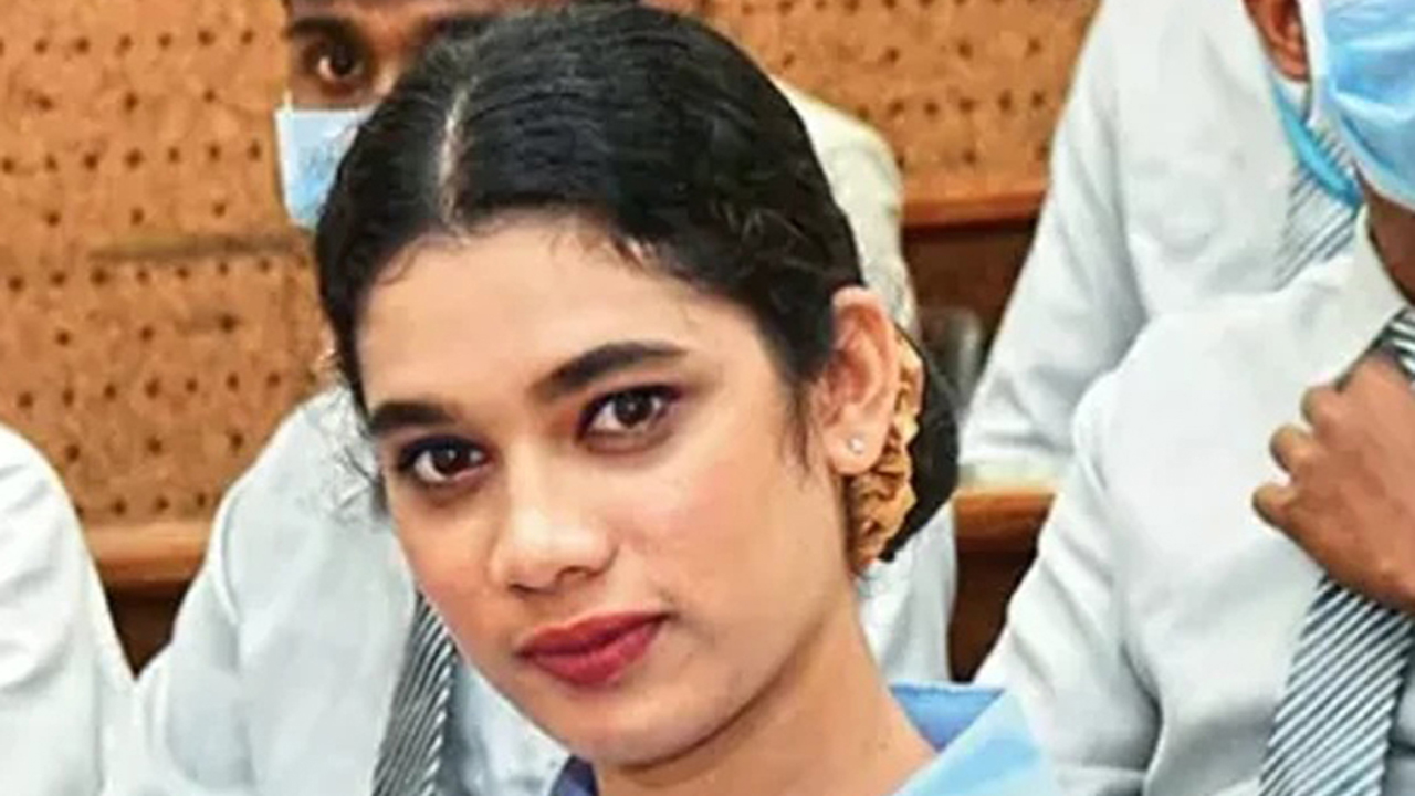 క‌ల నిజ‌మైంది.. ఎయిర్ హోస్టెస్‌గా మారిన గిరిజ‌న మ‌హిళ‌