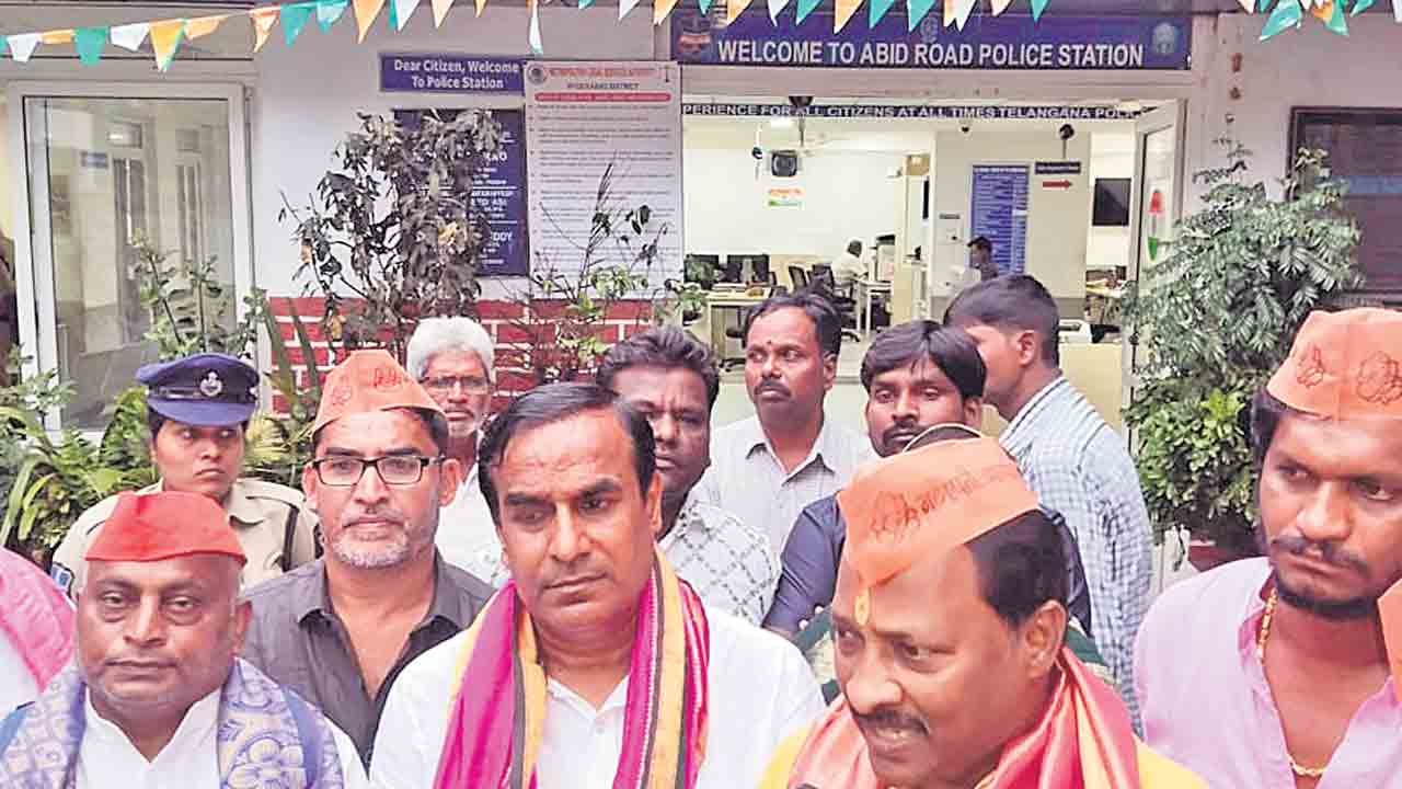 వ్యాస్‌కు టీఆర్‌ఎస్‌ శ్రేణుల మద్దతు