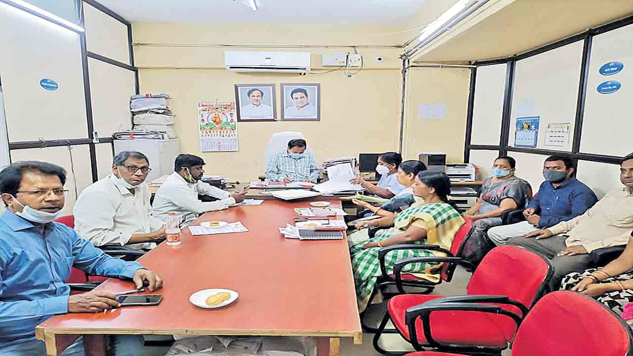 నేటి నుంచి బతుకమ్మ చీరల పంపిణీ