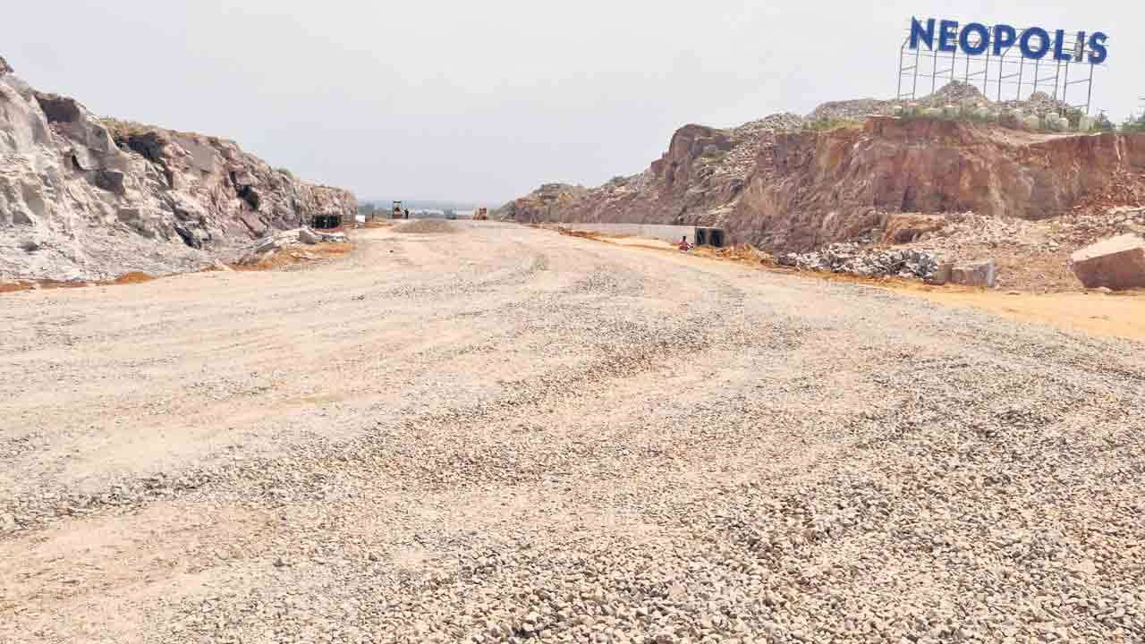 నియోపోలిస్‌కు లింకు కలిపేలా