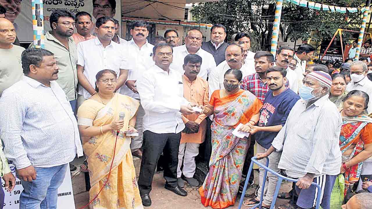 దేశంలో ఎక్కడాలేని పథకాలు రాష్ట్రంలో అమలు