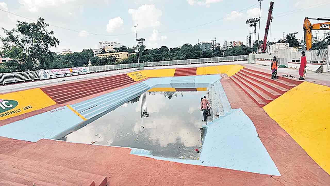 విగ్రహాల నిమజ్జనానికి ఏర్పాట్లు