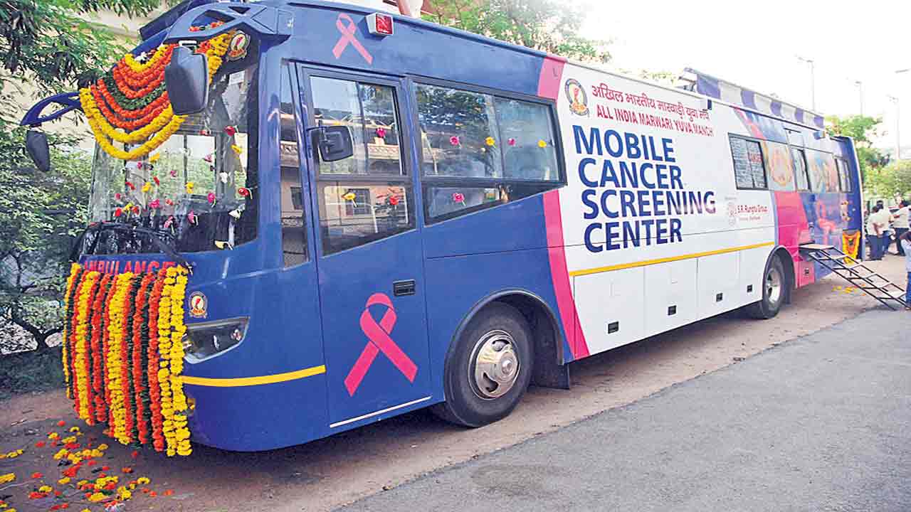 గుమ్మం వద్దకే క్యాన్సర్‌ స్క్రీనింగ్‌ బస్సు