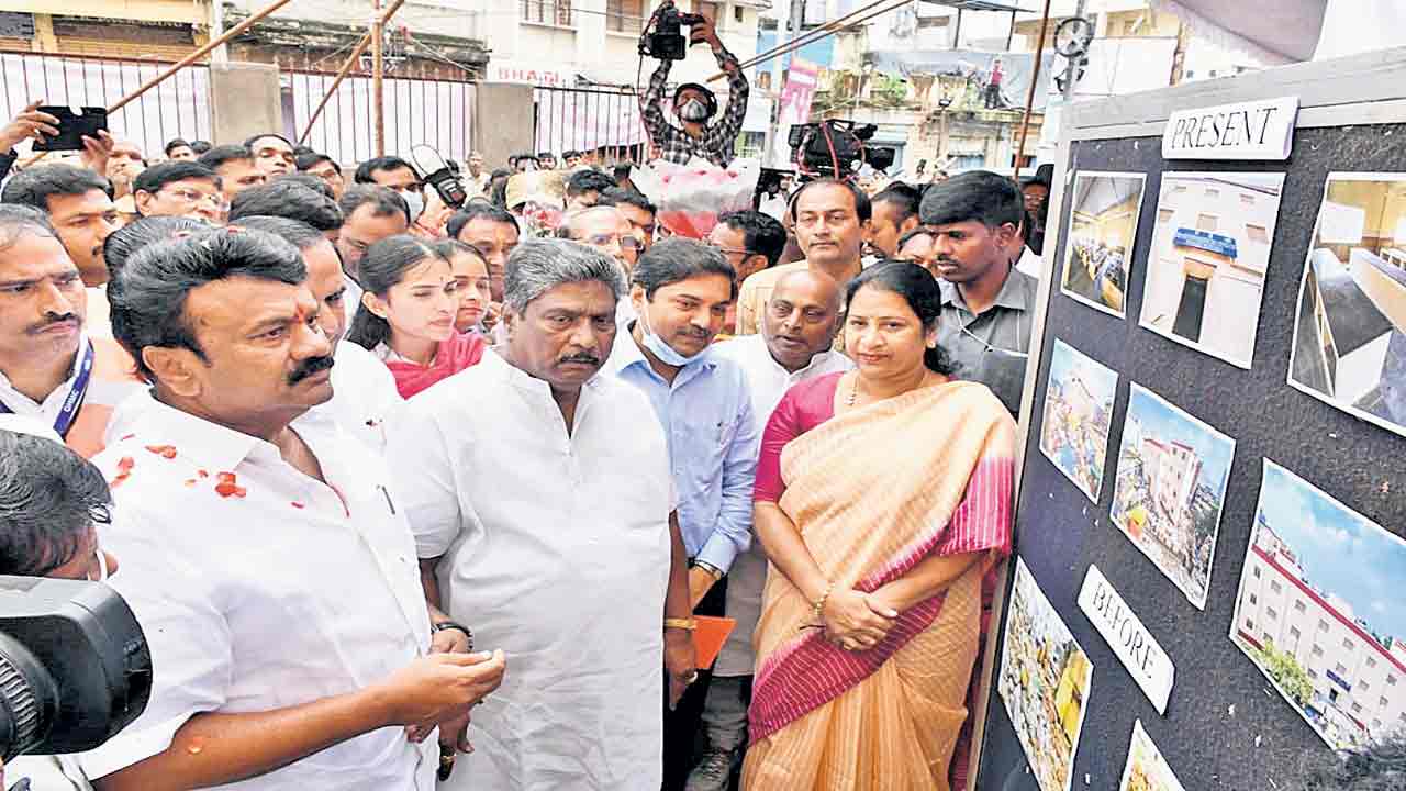 మరో రెండుచోట్ల ఫిష్‌ మార్కెట్లు