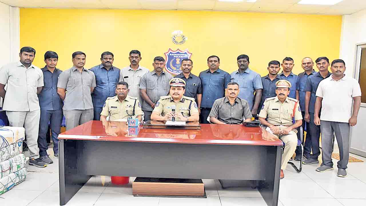 గంజాయి రవాణా.. ఆరుగురి అరెస్ట్‌