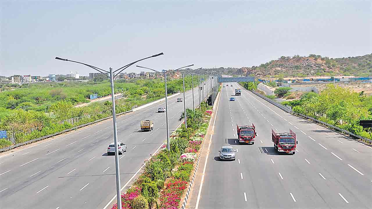 దీర్ఘకాలిక లీజుకు ఔటర్‌ రింగు రోడ్డు