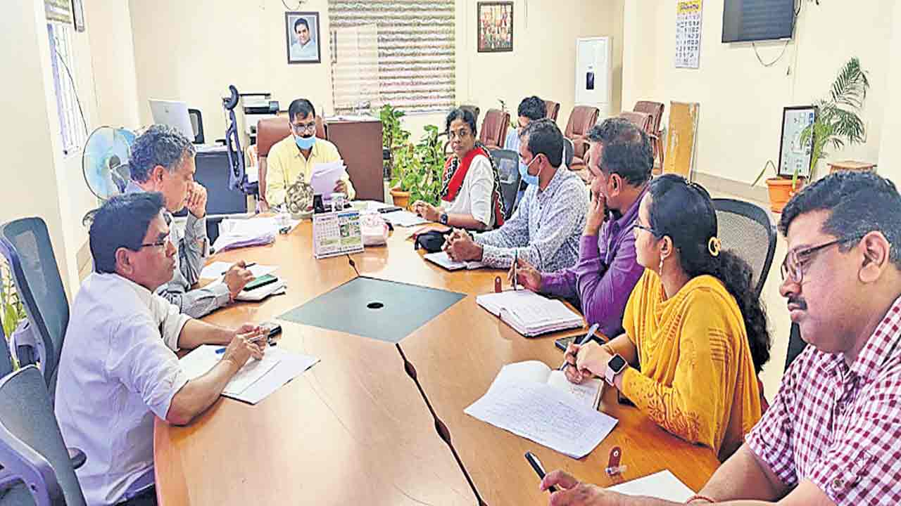 ఐటీ జోన్‌లో విభిన్న థీమ్‌ పార్కులు