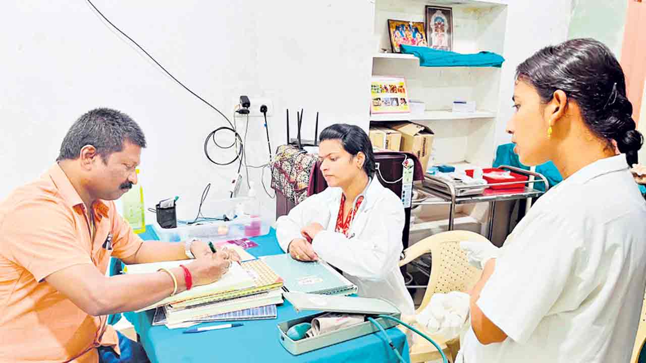 సంజీవని సేవలపై ప్రజలకు అవగాహన కల్పించాలి