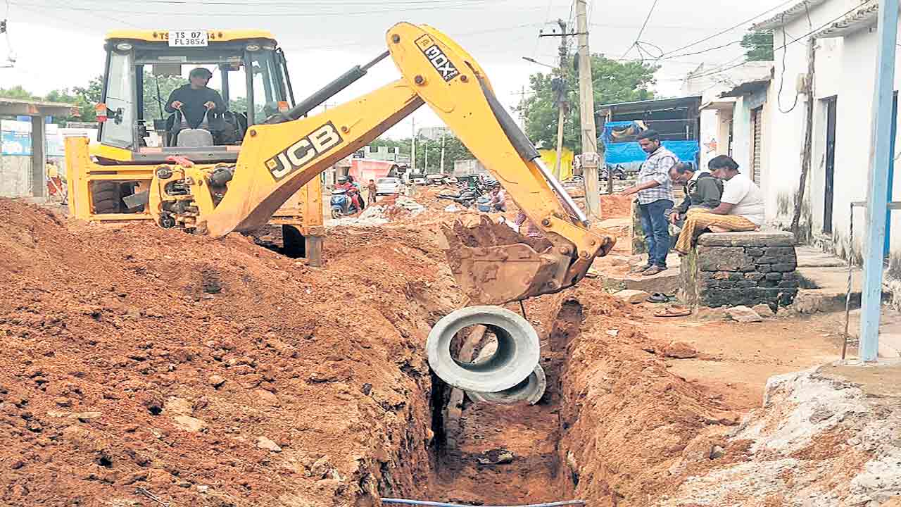 నిధుల విడుదలతో.. పనులు చకచకా!
