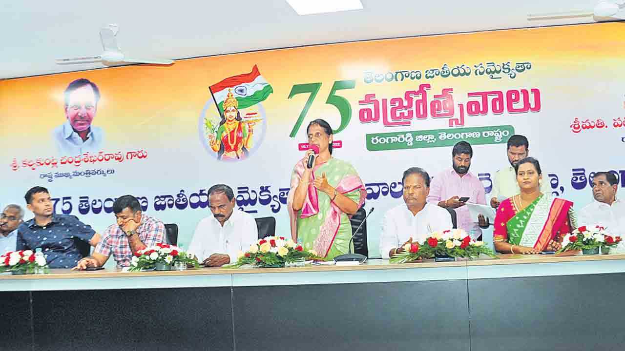 అమరుల పోరాట స్ఫూర్తితో..భావితరాలు ముందుకెళ్లాలి