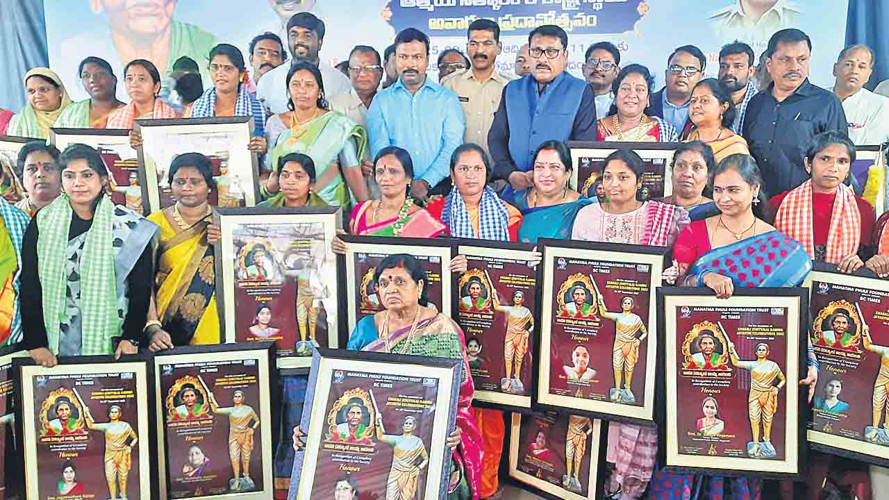 బీసీలు బలహీనవర్గాలు కాదు..