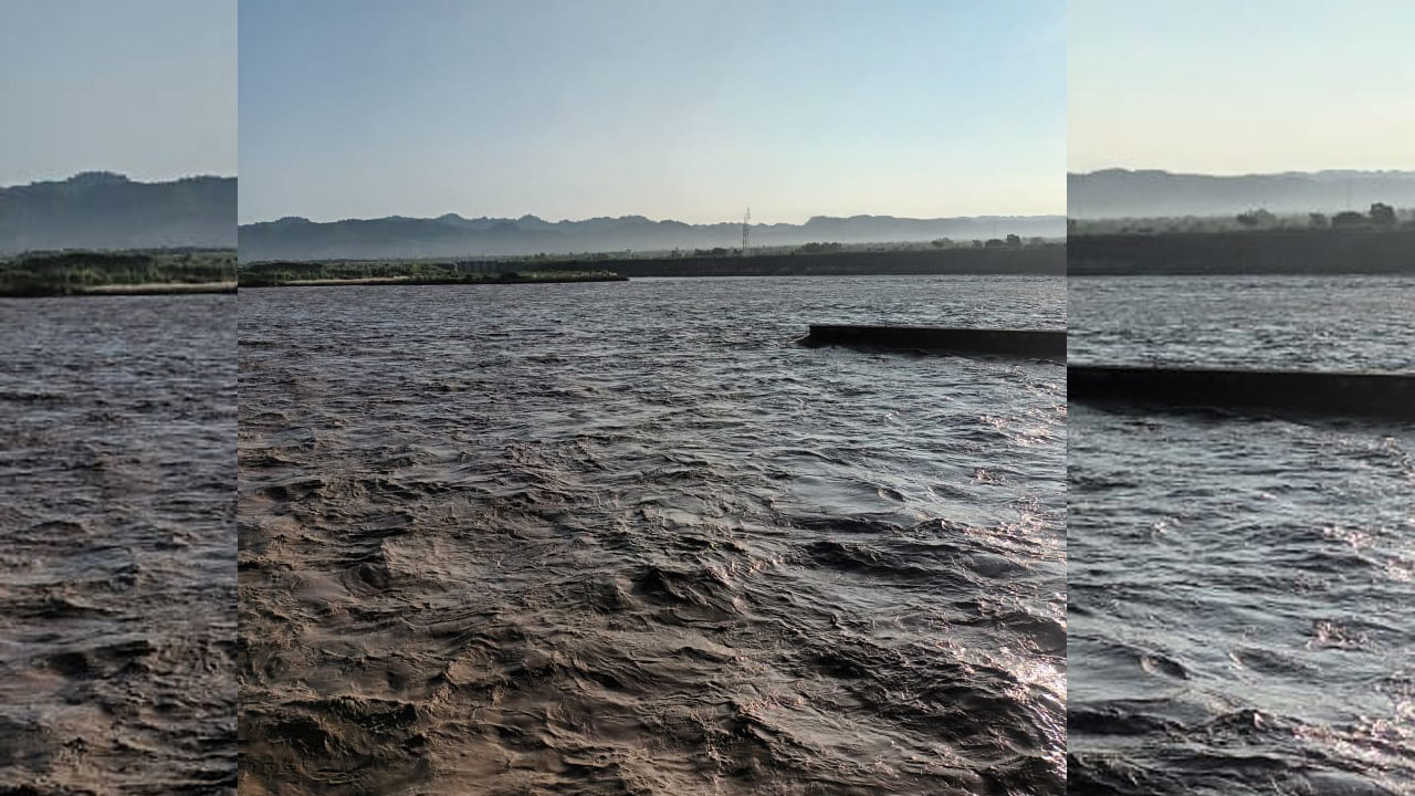 ప్ర‌మాద‌క‌ర స్థాయిలో ప్ర‌వ‌హిస్తున్న య‌మునా నది